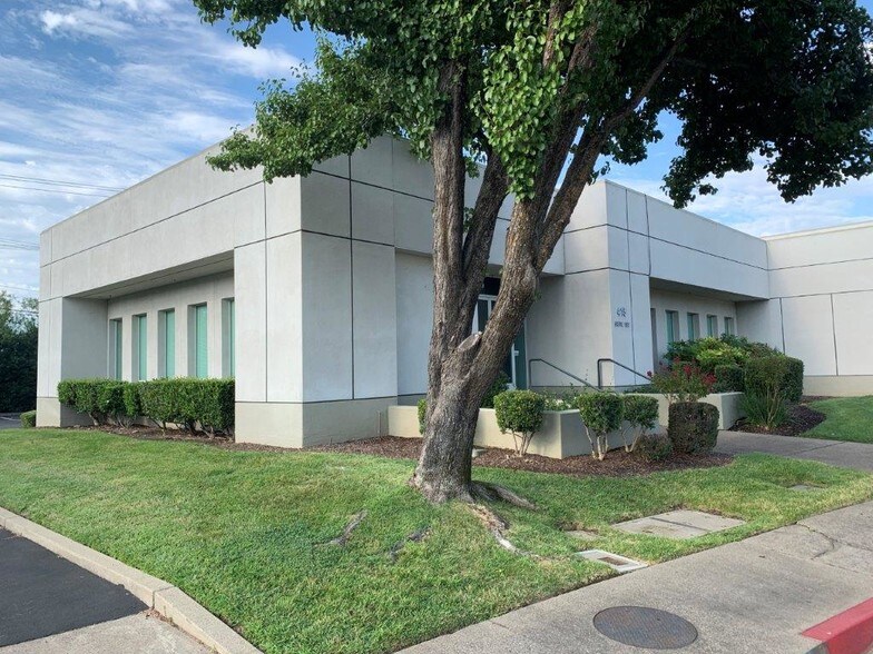 More Photos Of 415 Knollcrest Dr, Redding Office For Sale