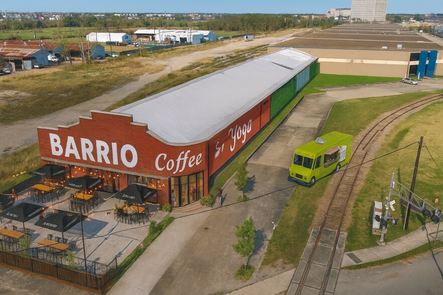 More Photos Of 3229 Navigation Blvd, Houston Warehouse For Sale