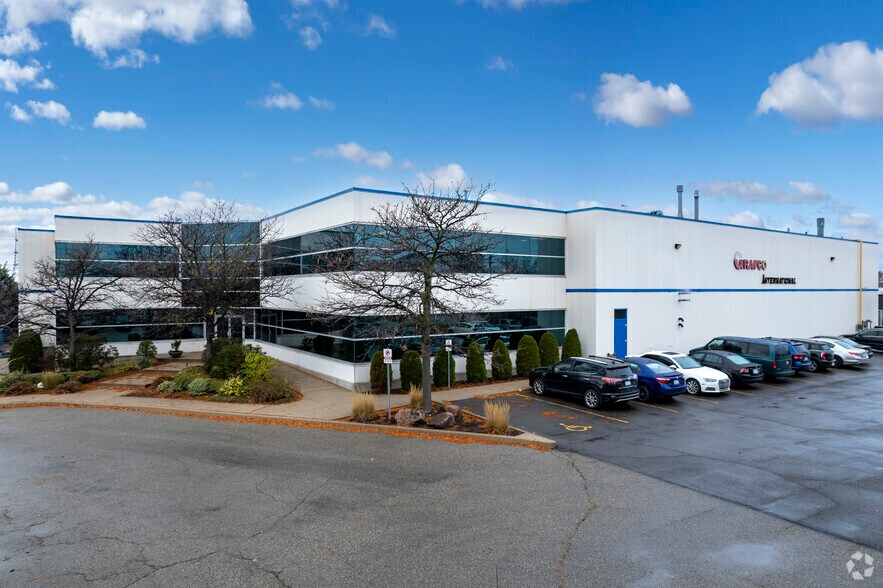 More Photos Of 20 Regina Rd, Vaughan Manufacturing For Sale