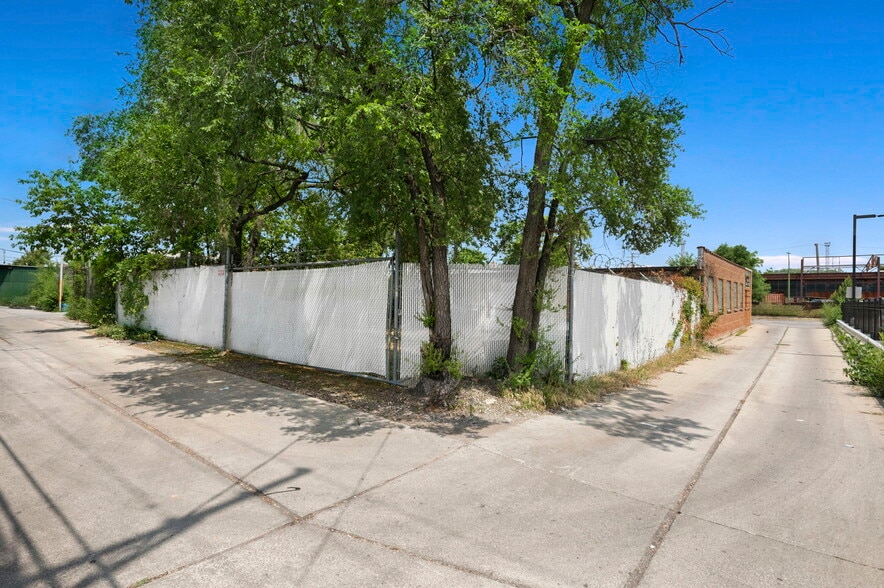 More Photos Of 7828 S Claremont Ave, Chicago Warehouse For Sale