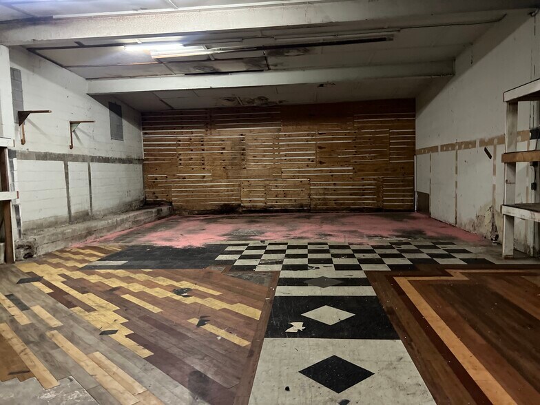 More Photos Of 2 S Plank Rd, Newburgh Warehouse For Sale