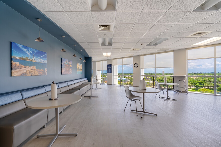 More Photos Of 1000 Sawgrass Corporate Pkwy, Sunrise Office For Lease