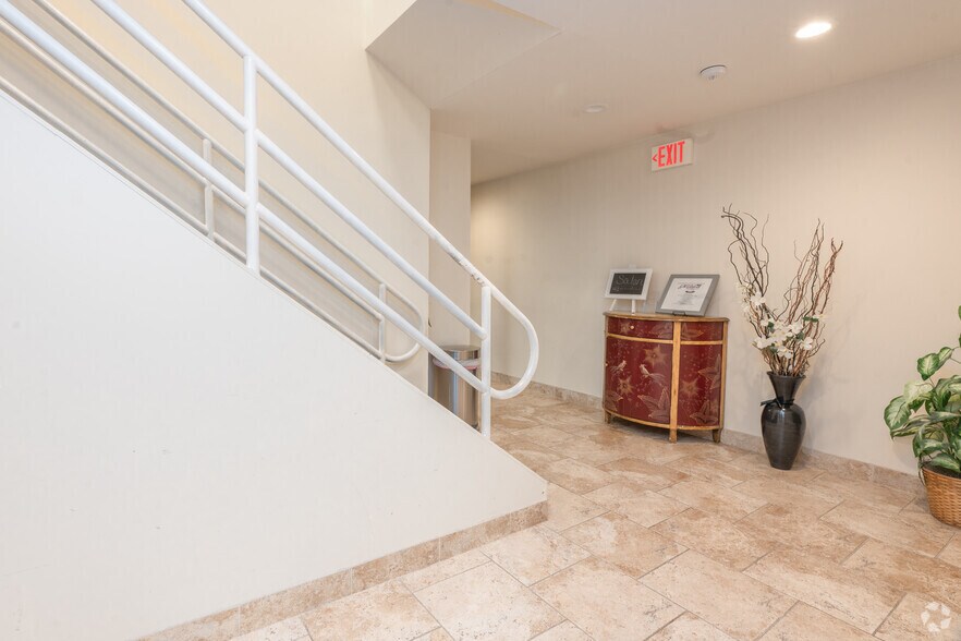 More Photos Of 160 Howells Rd, Bay Shore Office For Lease