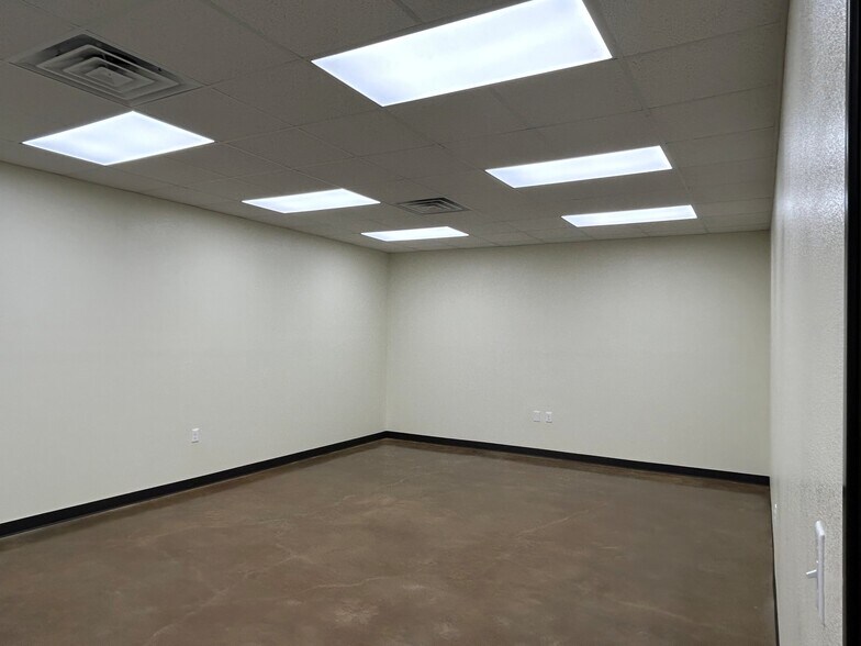 More Photos Of 2212 Saw Gin Road, Pecos Showroom For Lease