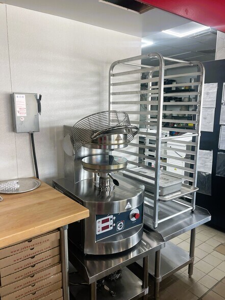 More Photos Of 3627 Perkins Rd, Baton Rouge Restaurant For Lease