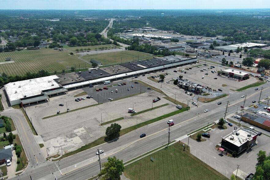 More Photos Of 415-659 S Breiel Blvd, Middletown Storefront For Lease