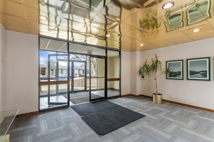 More Photos Of 4341 S Westnedge Ave, Kalamazoo Office For Lease