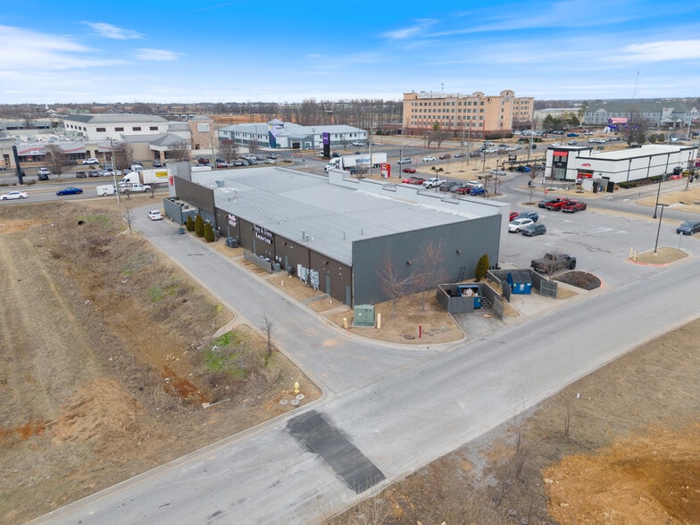 More Photos Of 3600 SE Guess Who Dr, Bentonville Storefront For Lease