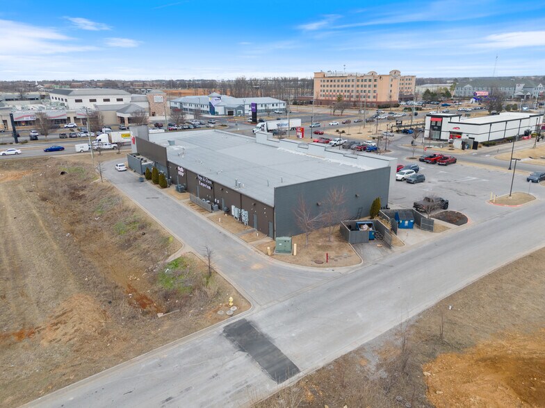 More Photos Of 3600 SE Guess Who Dr, Bentonville Storefront For Lease