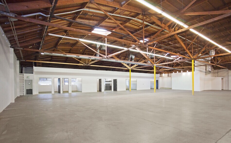 More Photos Of 5922 W Bowcroft St, Los Angeles Manufacturing For Lease