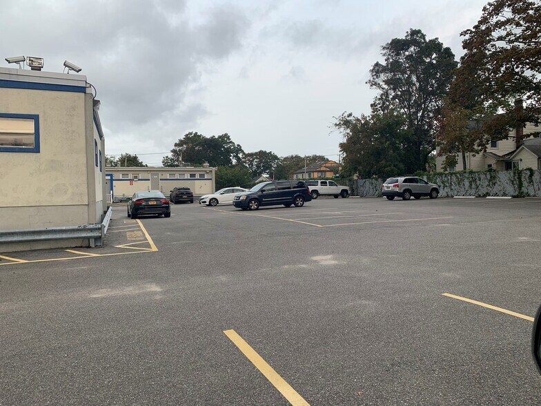 More Photos Of 111 Carleton Ave, Islip Terrace Medical For Lease