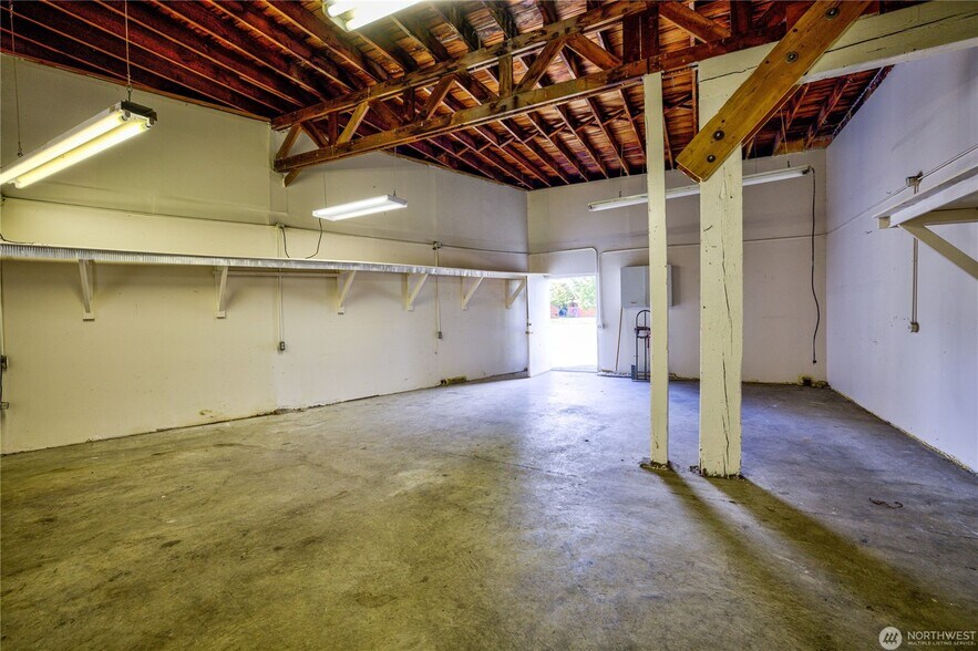 More Photos Of 2011 Madison St, Everett Storefront Retail Residential For Sale