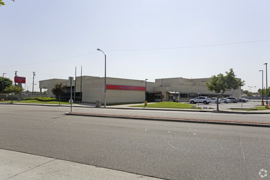 More Photos Of 1450 W Redondo Beach Blvd, Gardena Bank For Lease