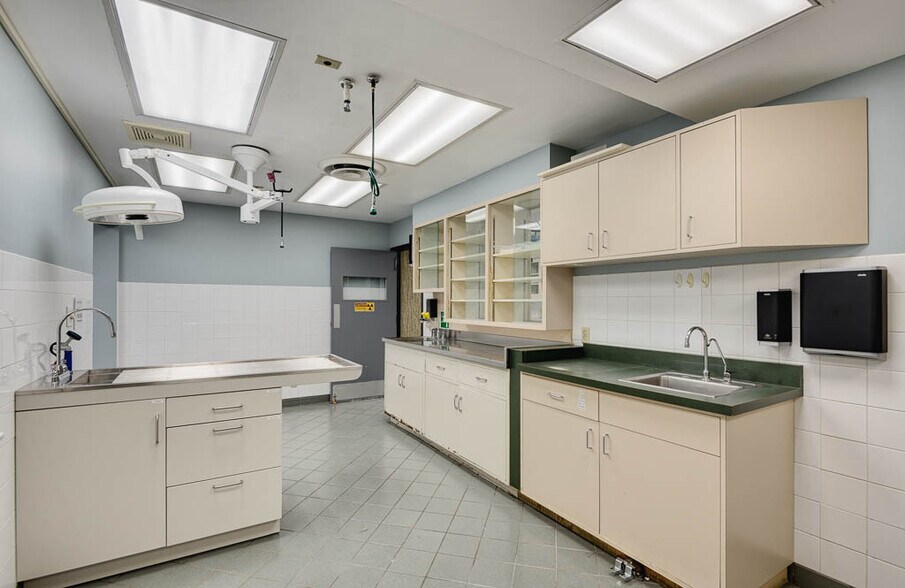 More Photos Of 32 E Mendota Rd, Inver Grove Heights Auto Dealership For Sale