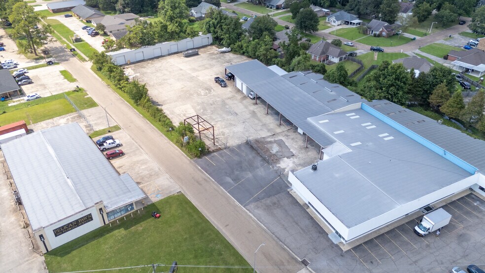 More Photos Of 947 Florida Ave SW, Denham Springs Flex For Sale