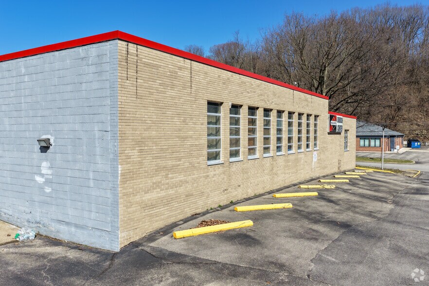 More Photos Of 520 E Bruceton Rd, Pittsburgh Freestanding For Sale