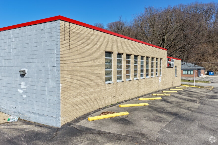 More Photos Of 520 E Bruceton Rd, Pittsburgh Freestanding For Lease