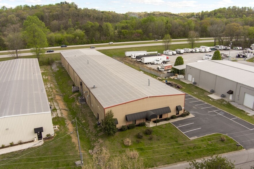 More Photos Of 8408 Gulf View Dr, Soddy Daisy Warehouse For Lease