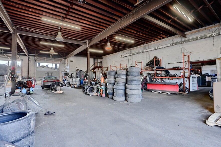 More Photos Of 712 Brown St, Salisbury Auto Repair For Sale