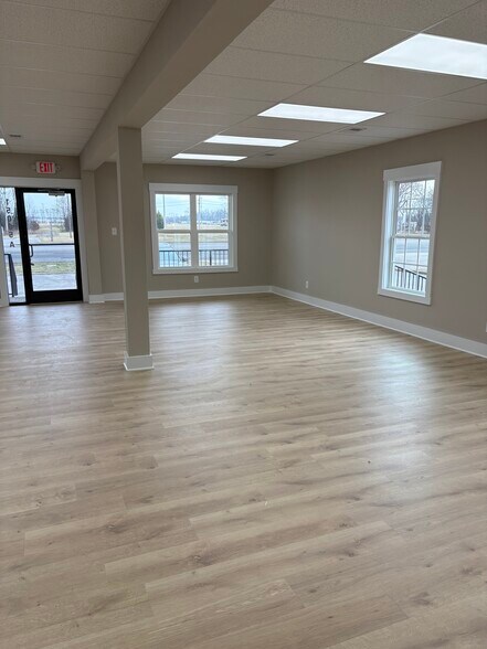 More Photos Of 15005 Fort Campbell Blvd, Oak Grove Office For Lease