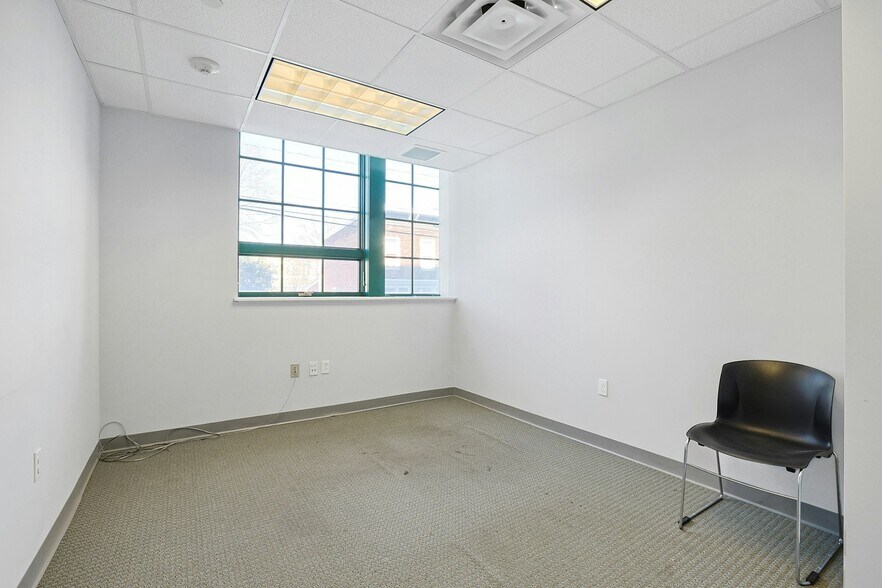 More Photos Of 31 W Broad St, Haverstraw Office For Lease