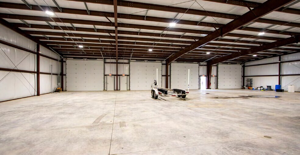 More Photos Of 2519 Wessinger Rd, Chapin Flex For Lease