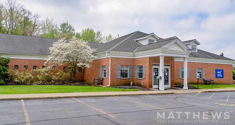 Primary Photo Of 6336 N Ridge Rd, Madison Medical For Sale