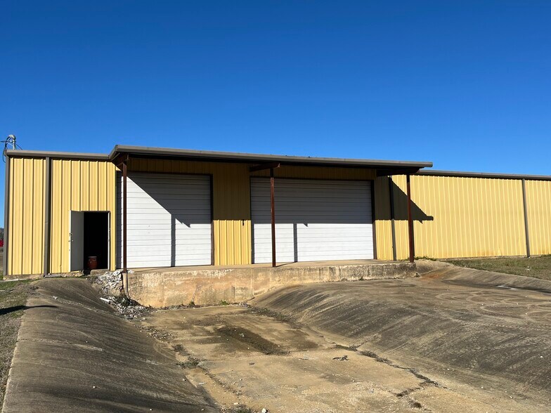More Photos Of 286 Carter St, Okolona Warehouse For Lease