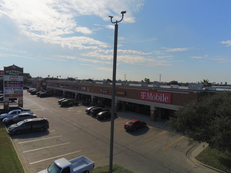 More Photos Of 5118 McPherson Rd, Laredo Fast Food For Lease