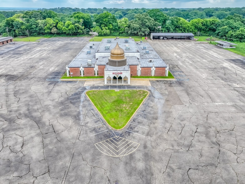 More Photos Of 555 Eastern Blvd, Montgomery Lodge Meeting Hall For Sale