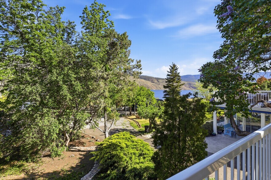 More Photos Of 7001 Savona Access Rd, Thompson-Nicola Hotel For Sale