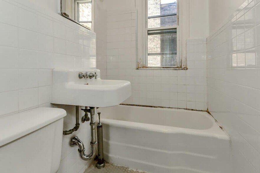 More Photos Of 240 Powers St, Brooklyn Apartments For Sale