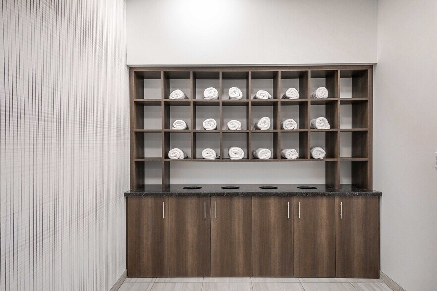 More Photos Of 300 Colorado St, Austin Office For Lease