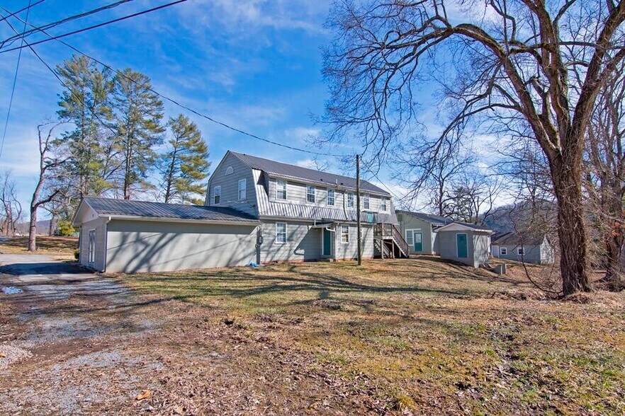 More Photos Of 158 Academy Lane Dr, Pence Springs Hotel For Sale