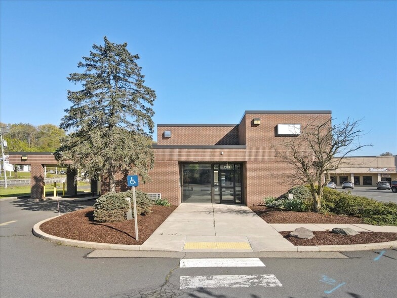 More Photos Of 209 Skyline Dr, East Stroudsburg Freestanding For Lease