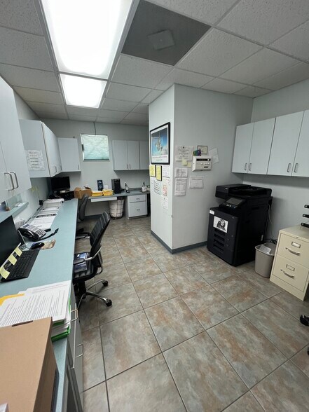 More Photos Of 1101-1115 N Parrott Ave, Okeechobee Medical For Lease