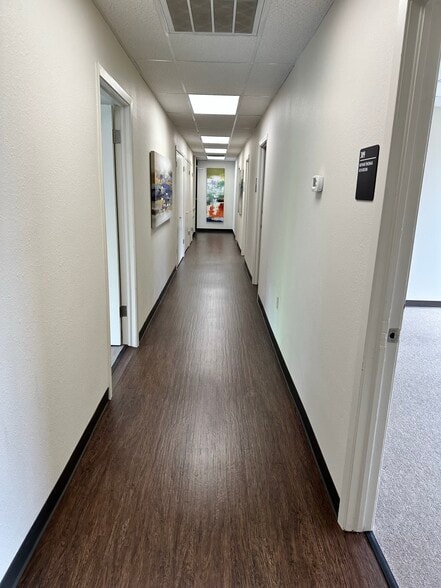 More Photos Of 1900 N Bryant St, Little Rock Office For Sale