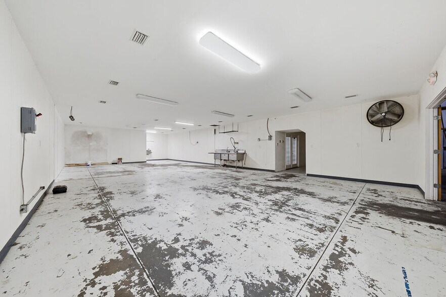 More Photos Of 605 N County Road 393, Santa Rosa Beach Light Manufacturing For Lease