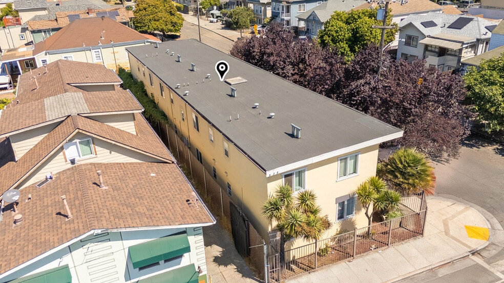 More Photos Of 2011 Rutherford St, Oakland Apartments For Sale