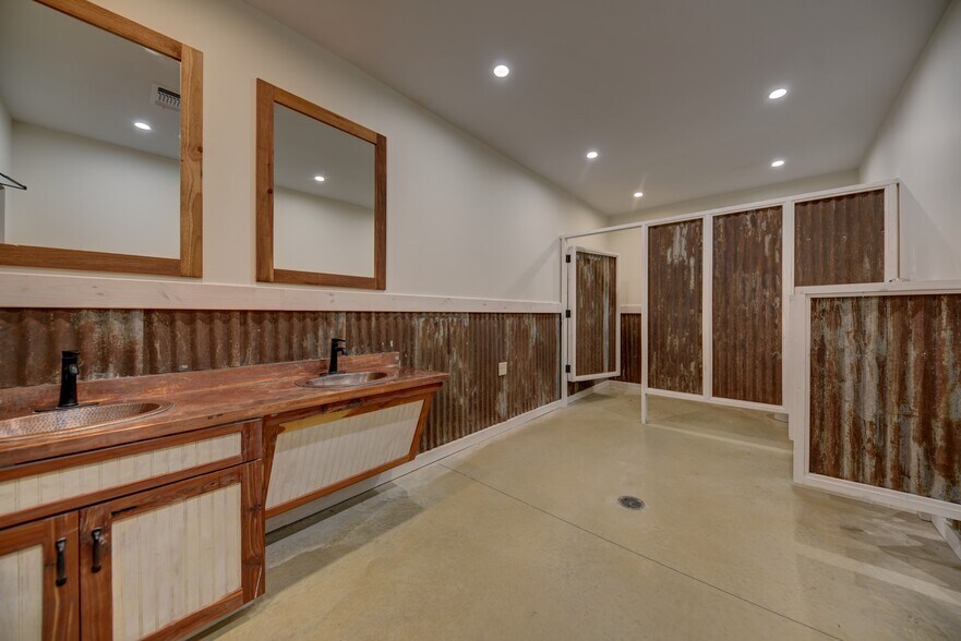 More Photos Of 2260 Texas 237, Round Top Warehouse For Sale