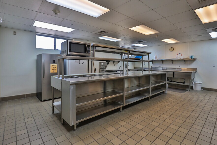 More Photos Of 1741 Sycamore Ave., Kingman Healthcare For Sale