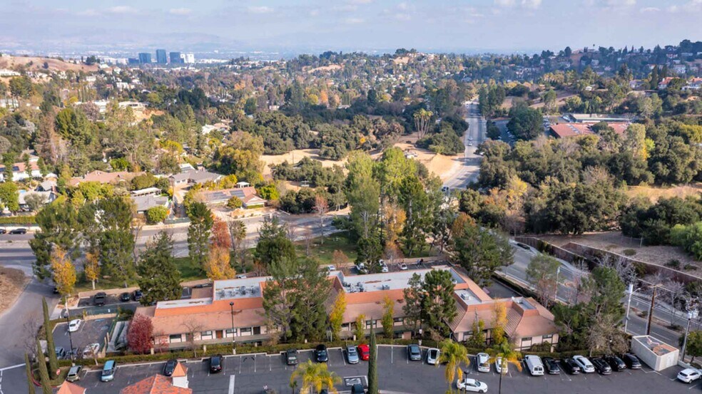 More Photos Of 22231 Mulholland Hwy, Calabasas Office For Lease