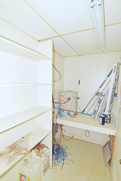 More Photos Of 1003 S County Rd W, Odessa Office For Lease