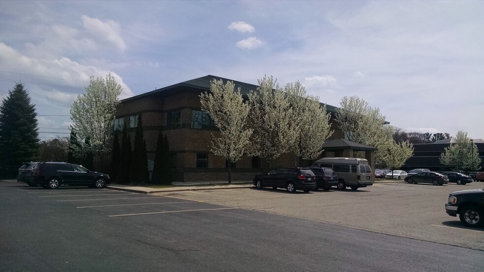 More Photos Of 3587 Henry St, Muskegon Office For Sale