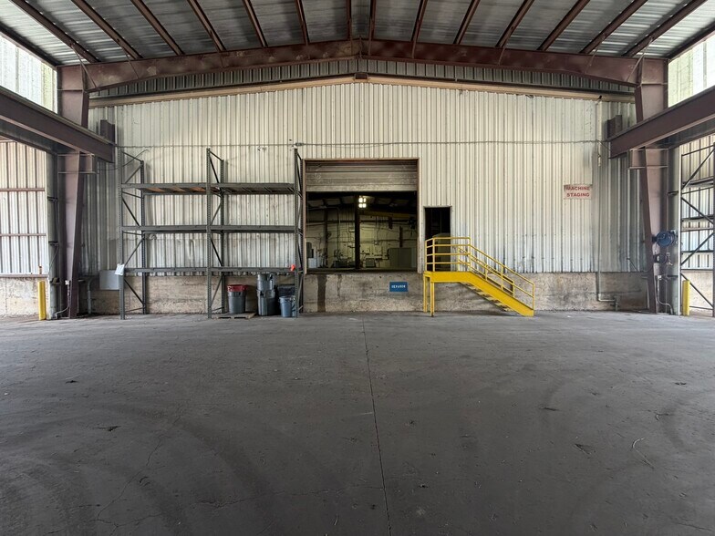 More Photos Of 5808 Fm 3455 Rd, Navasota Manufacturing For Lease