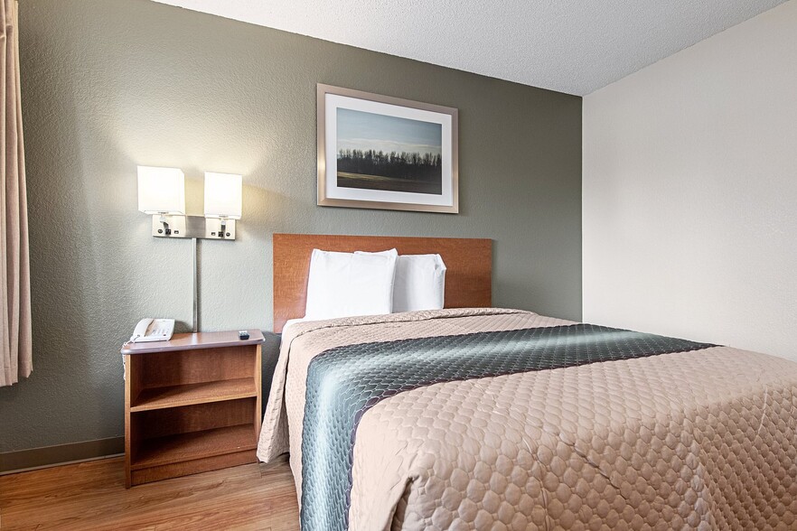 More Photos Of 2101 N Meridian, Puyallup Hospitality For Sale