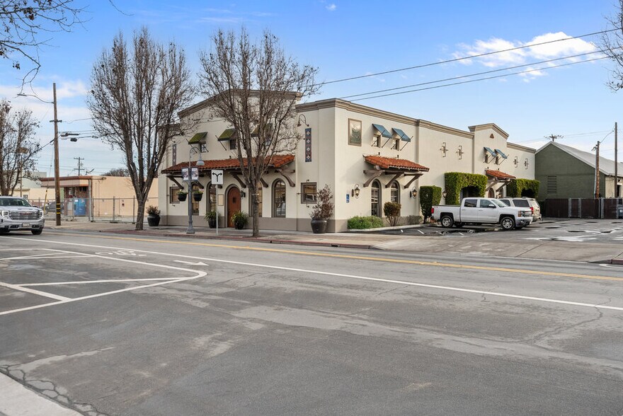 More Photos Of 829 San Benito St, Hollister Office For Sale
