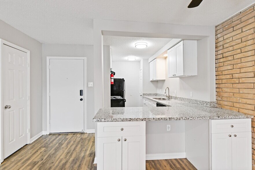 More Photos Of 9707 Timberside Dr, Houston Apartments For Sale