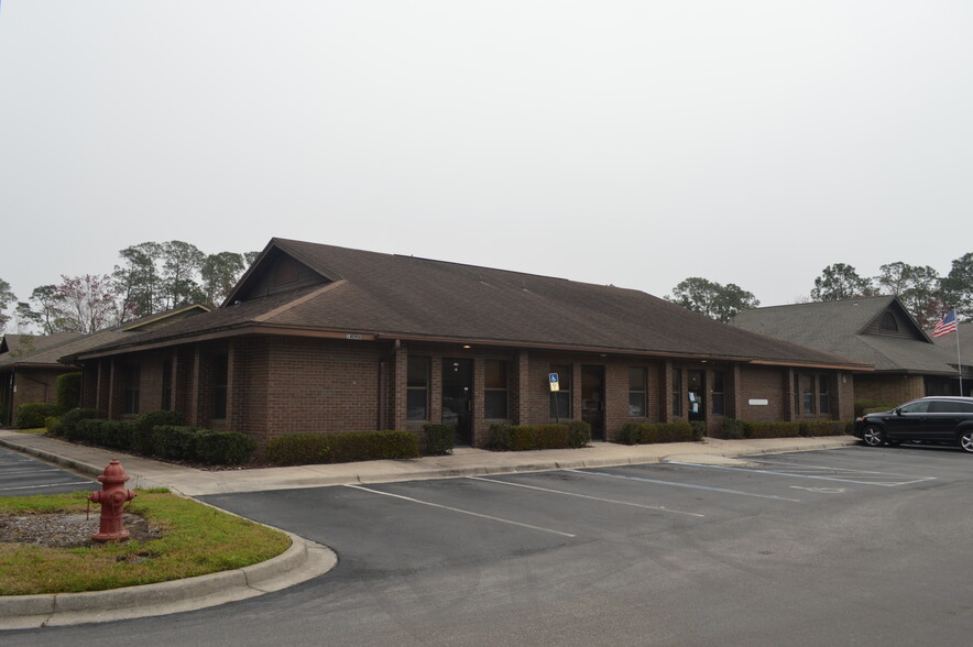 Primary Photo Of 1409 Kingsley Ave, Orange Park Medical For Sale