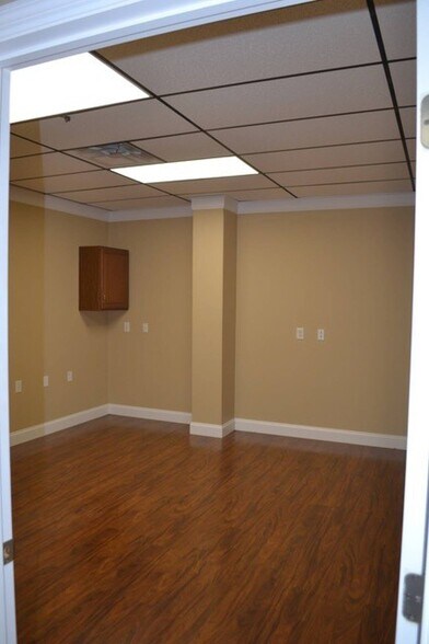 More Photos Of 29 Crestview Dr, Dunlap Loft Creative Space For Sale